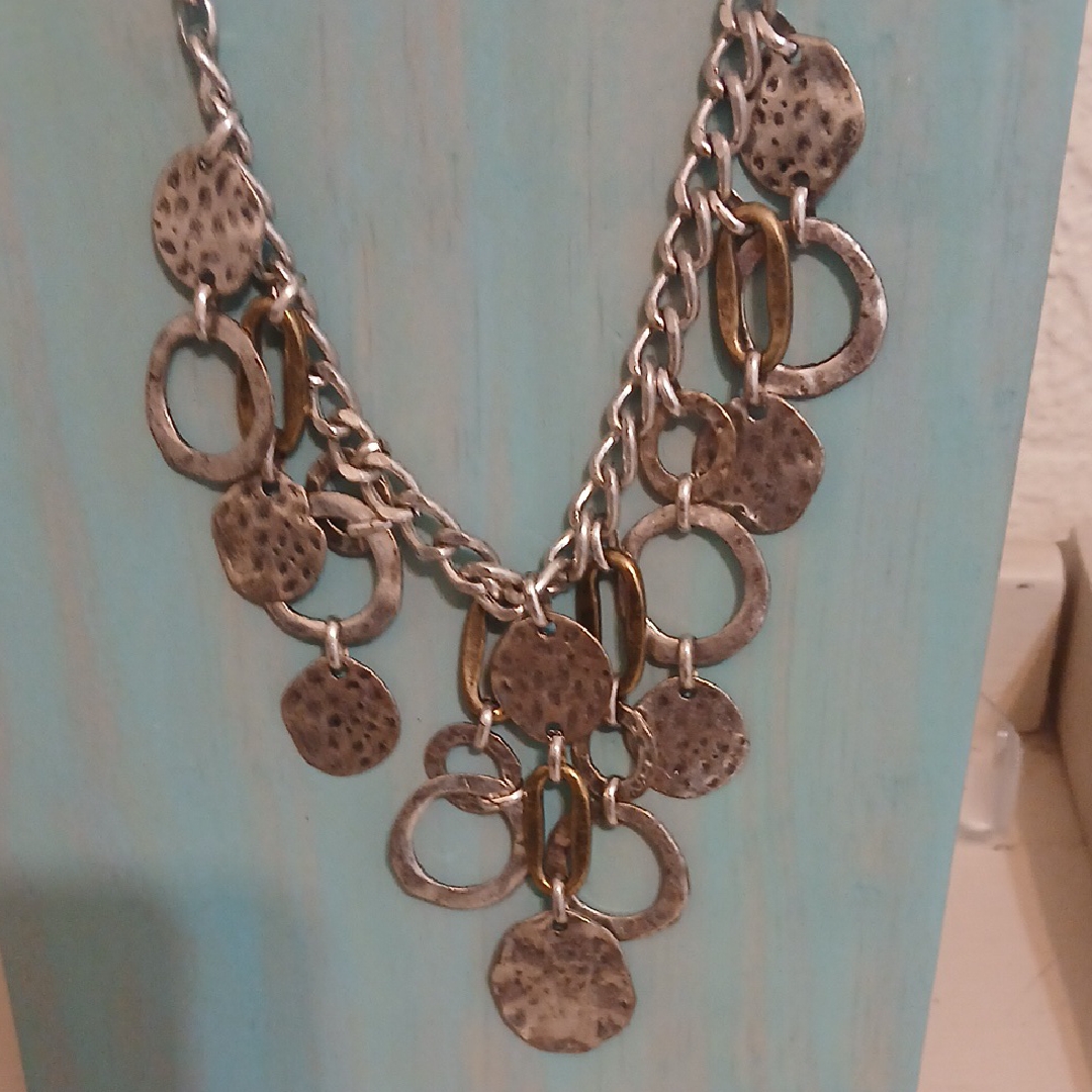 Ruby Rd Neckless 5$